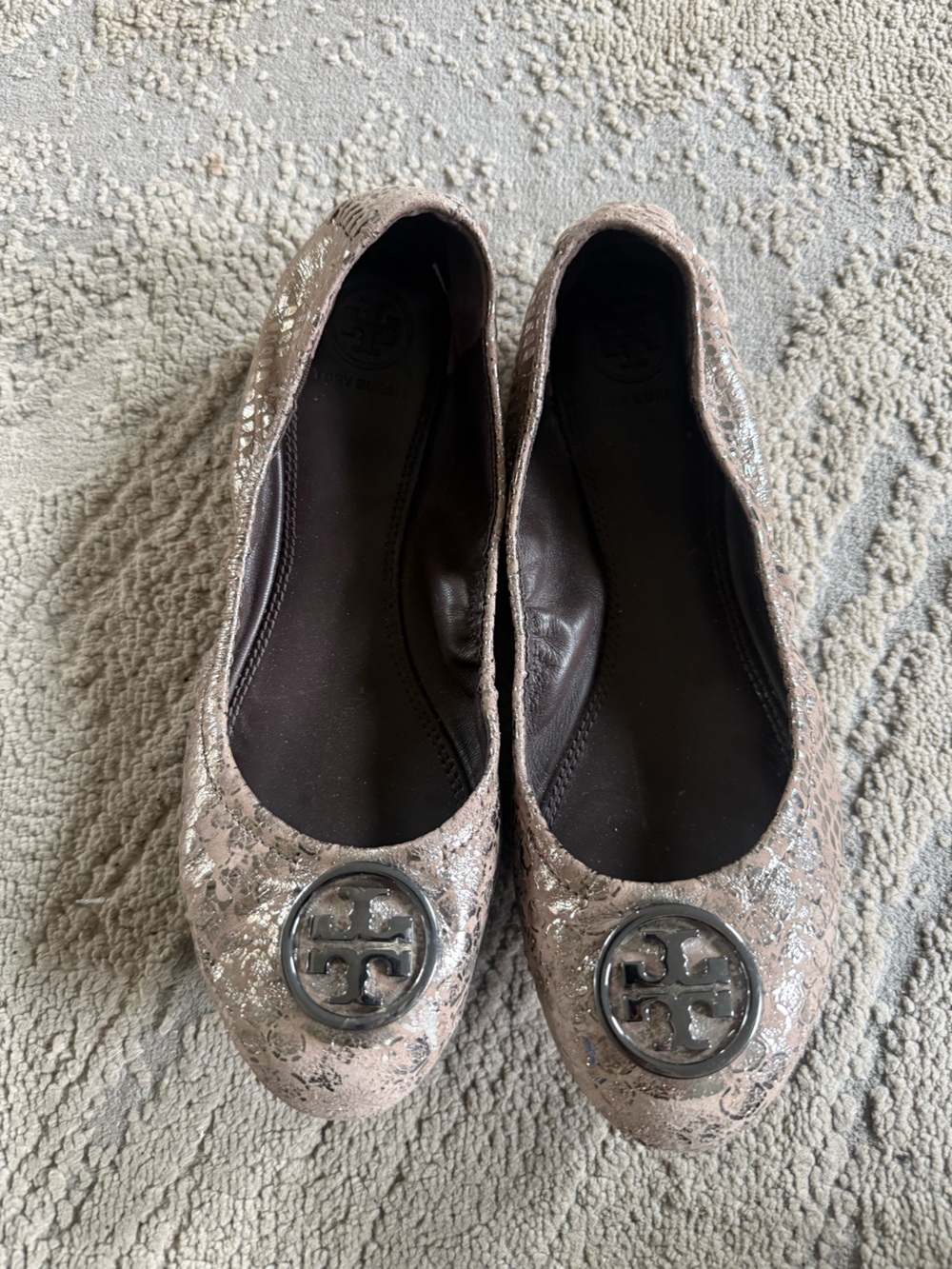 Tory Burch Heidi Metallic Taupe silver Logo Ballet Flats slip on 8
